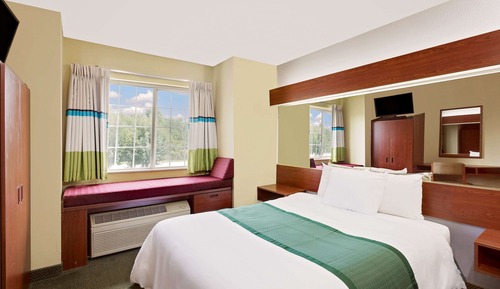 Studio Suite, 1 Queen Bed, Accessible, Non Smoking (Mobility)