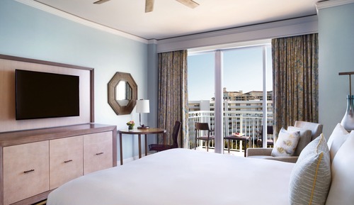 Classic Room, 1 King Bed (Mobility Accessible, Tub)