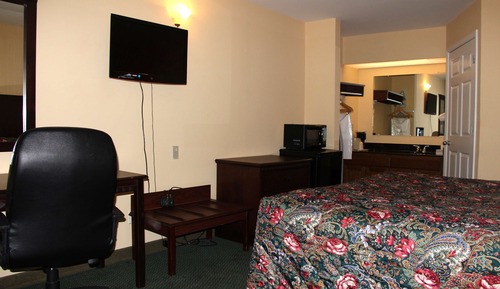 Room, 1 Queen Bed, Accessible, Smoking