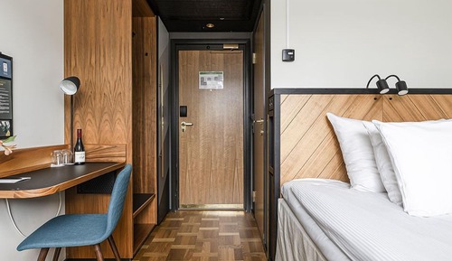 Double Room (Compact)