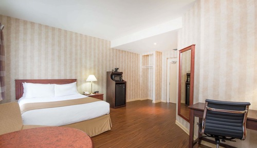 Room, 1 Queen Bed, Accessible