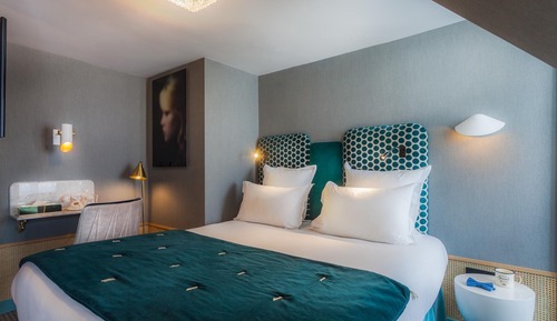 Deluxe Double Room (Handsome)