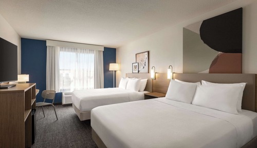 Room, 2 Queen Beds, Accessible, Bathtub