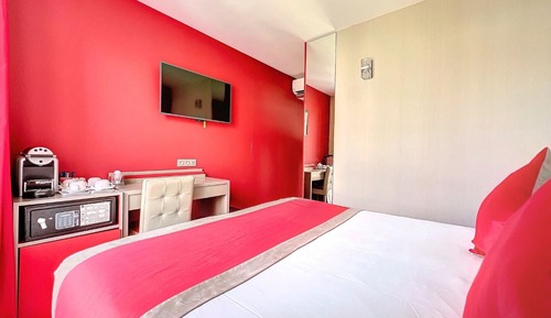 Family Room, 1 King Bed, Non Smoking (Twin bed on request)