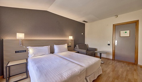 Double Room (with extra bed)
