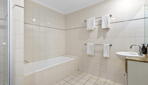 Suite, 1 King Bed, Non Smoking