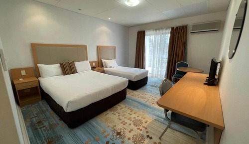 Balcony Room