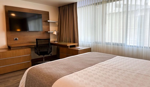 Room, 1 Queen Bed, Non Smoking (Garden Floor)