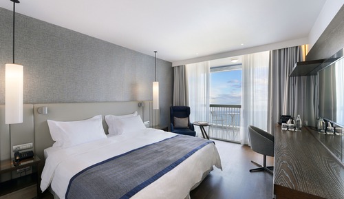 Executive Room, Sea View (7th or 8th floor)