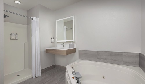 Suite, 1 King Bed, Jetted Tub