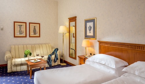 Classic Double Room (2 Adults + 1 Child)