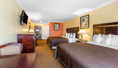Deluxe Room, 2 King Beds, Non Smoking
