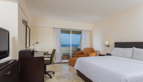 Deluxe Room, 1 King Bed, Oceanfront