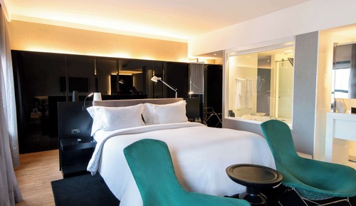 Executive Suite, 1 Queen Bed, City View
