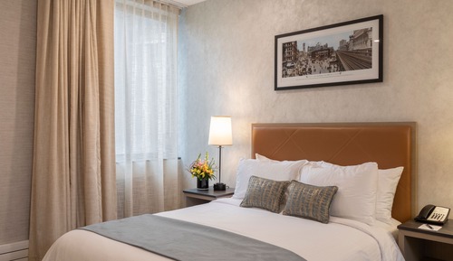 Deluxe Room, 1 Queen Bed