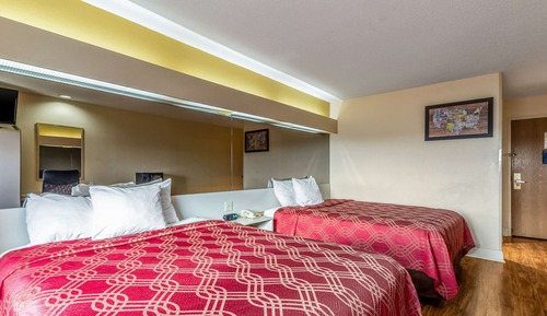 Standard Room, 2 Queen Beds, Non Smoking