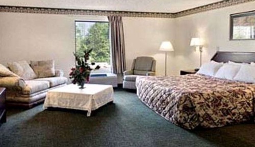 Room, 1 King Bed, Non Smoking, Jetted Tub