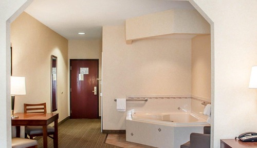 Suite, 1 King Bed, Non Smoking