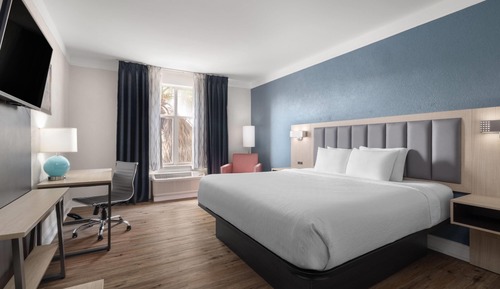 Standard Room, 1 King Bed