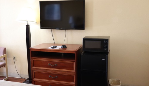 Single Room, 1 King Bed, Accessible