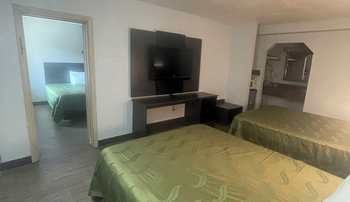 Deluxe Double Room, 2 Double Beds, Private Bathroom