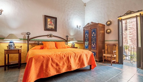 Junior Room, 1 King Bed