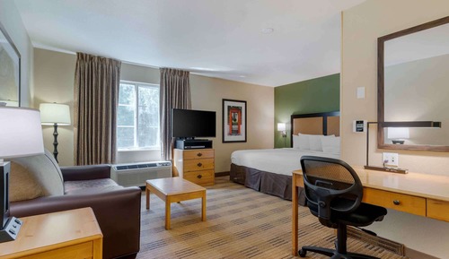 Deluxe Studio, 1 King Bed with Sofa bed, Non Smoking