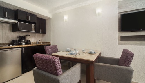 Suite, 1 Bedroom, Garden View