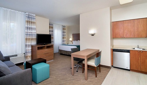 Studio Suite, 1 King Bed, Non Smoking, Pool View