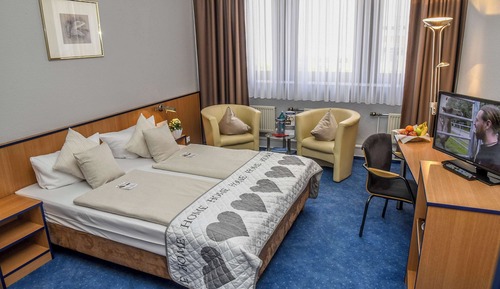 Standard Room, 1 Queen Bed