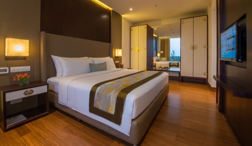 Suite, 1 King Bed (Vivanta)