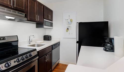 Suite, 2 Bedrooms, Non Smoking (Mobility Accessible, Tub)