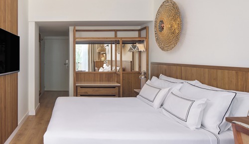 Room (Melia)