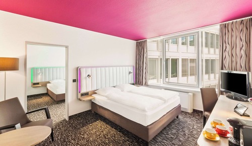 Family Room, Multiple Beds