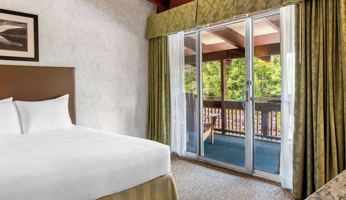 Standard Room, 2 Queen Beds, Non Smoking, Balcony (2nd Floor)