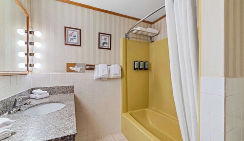 Suite, 2 Queen Beds, Non Smoking, Balcony (2nd Floor;with Sofabed)