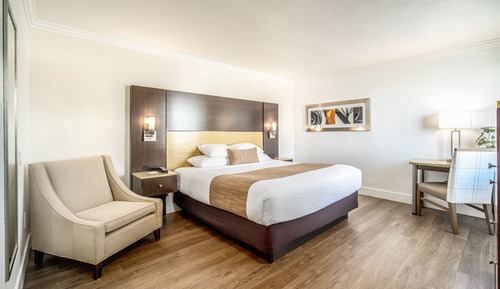 Deluxe Room, 1 King Bed