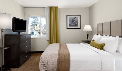 Suite, 1 Bedroom, Accessible, Non Smoking (Comm, Roll Shwr)