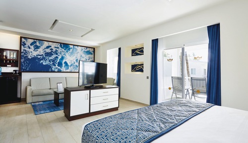 Junior Suite (U)