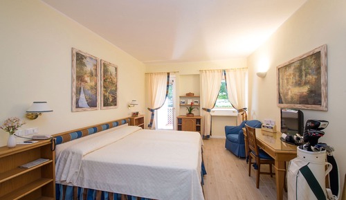 Deluxe Room (Sea Side)