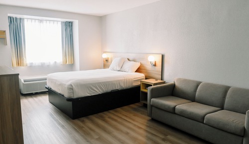 Studio Suite, 1 Queen Bed, Accessible, Non Smoking
