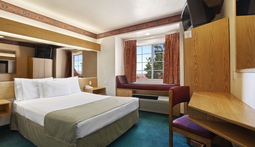 Studio Suite, 1 Queen Bed, Non Smoking
