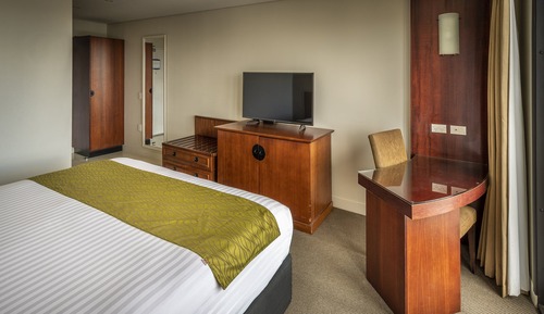 Superior Room, 1 King Bed, Harbor View