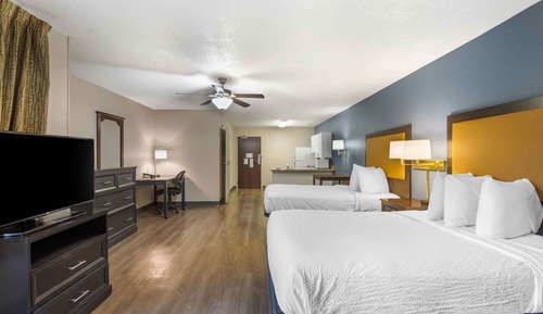 Deluxe Studio, Multiple Beds, Accessible, Non Smoking