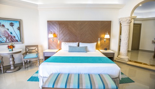 Junior Suite, 1 King Bed (Beachfront Walk-Out)