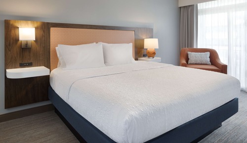 One-Bedroom King Suite - Oceanfront
