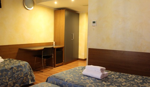 Triple Room