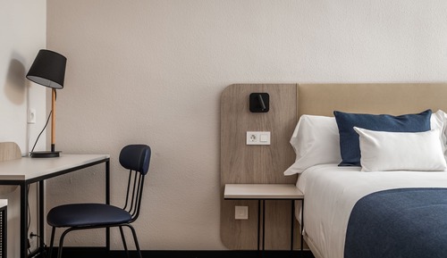 Single Room (Interior)