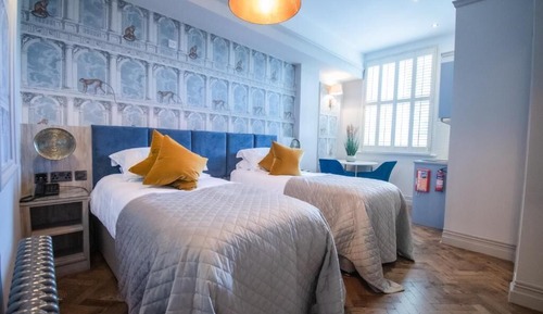 Luxury Twin Room, Private Bathroom, Garden View