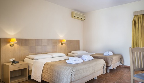 Triple Pool View Room